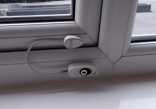 5108 Window restrictor – ERA – British Standard Window restrictor - ERA - British Standard