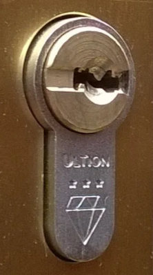Ultion anti snap door lock Ultion anti snap door lock