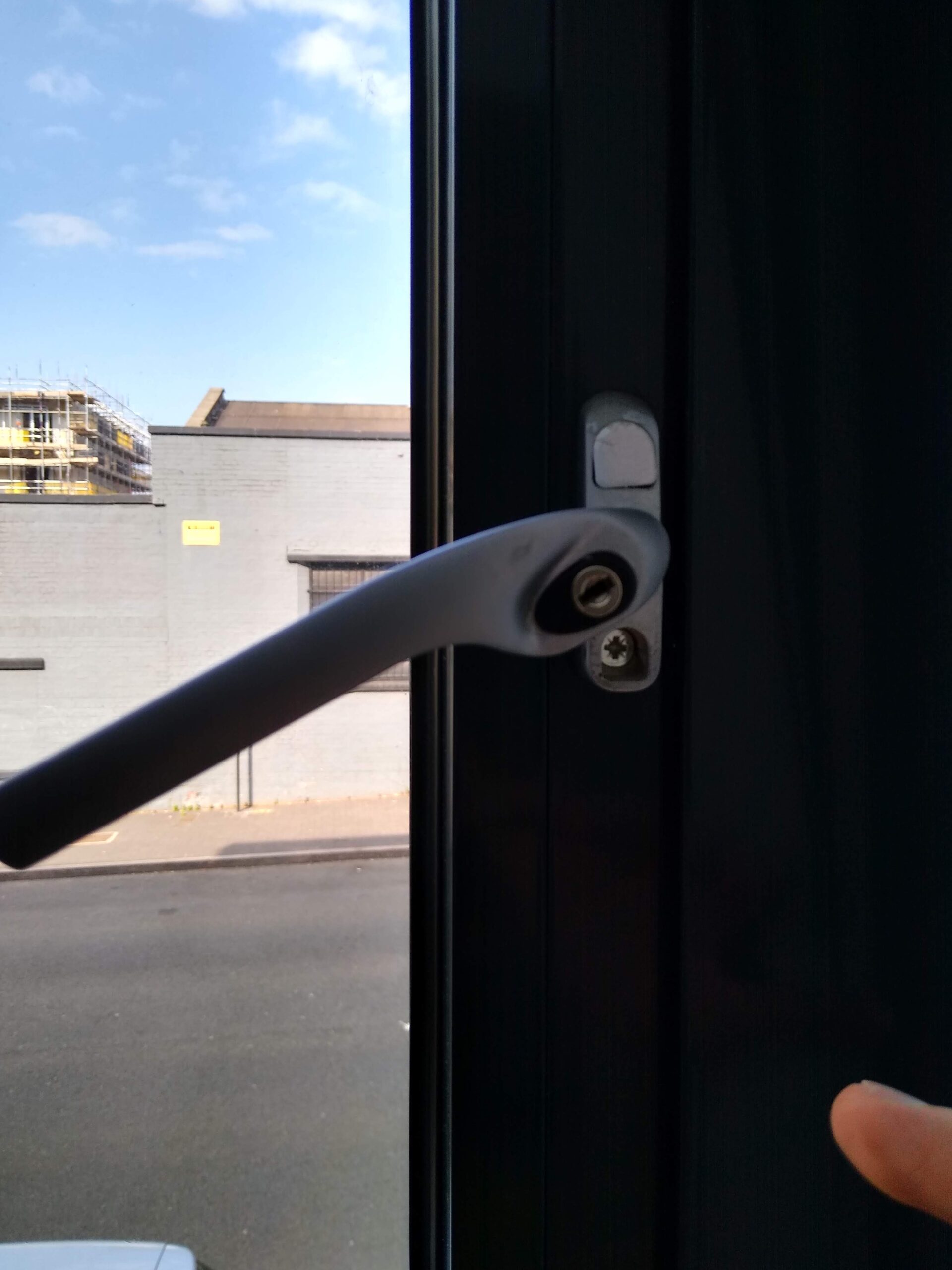 broken window handle