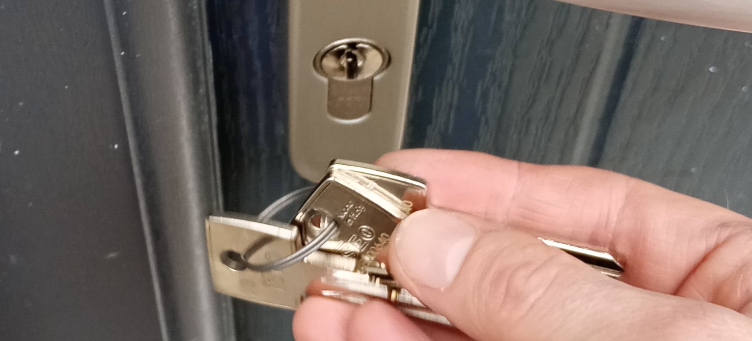 New keys and lock